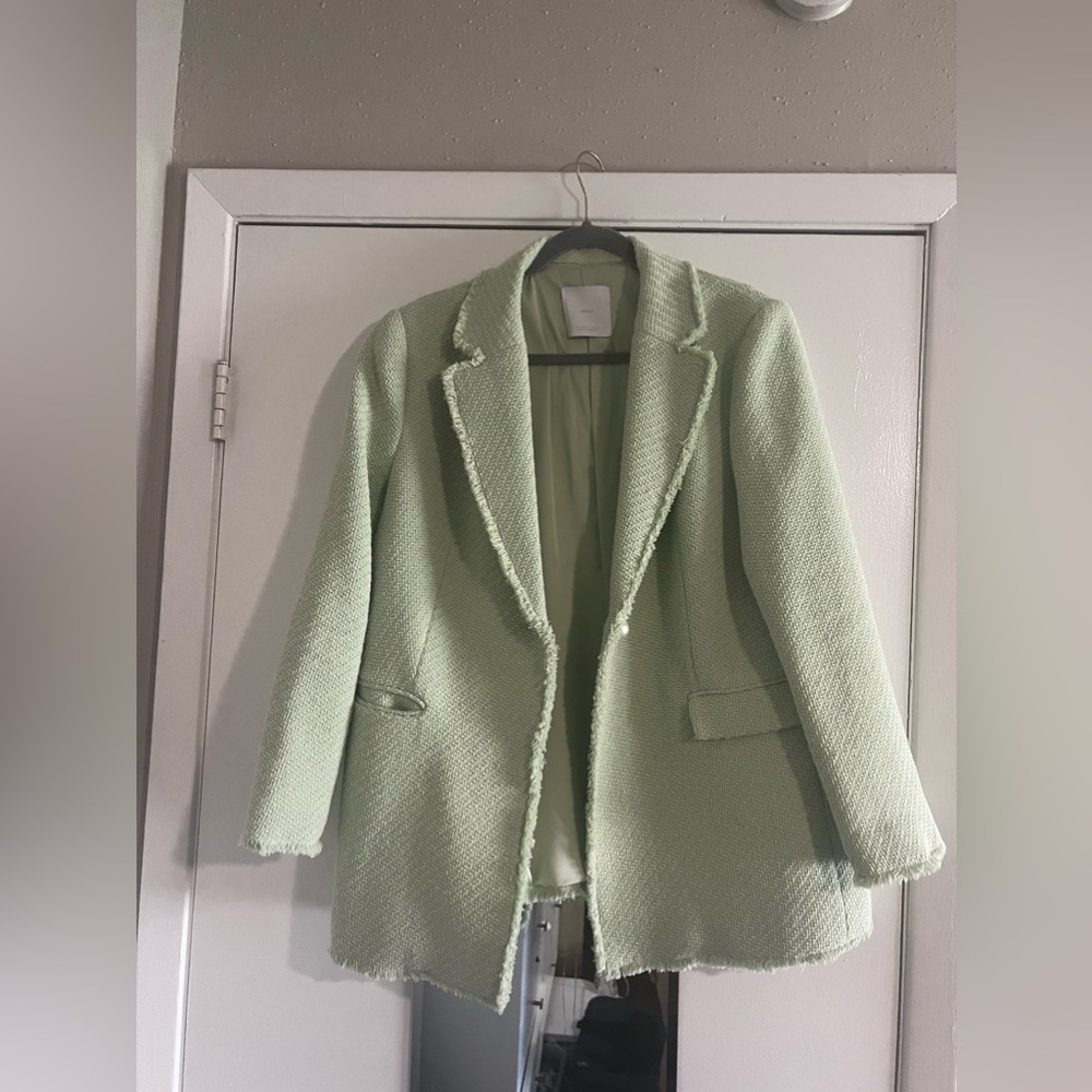 honeydew color blazer Mango